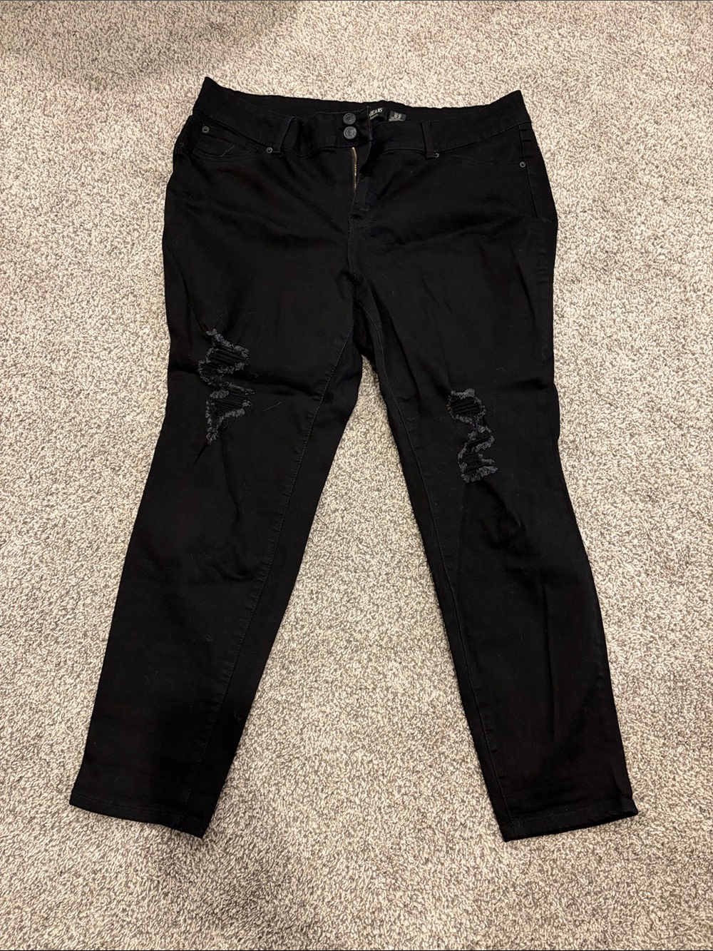 Black Distressed Women’s Jeans